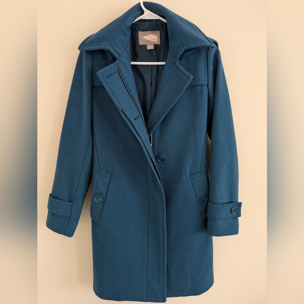 Forever 21 Zip Front Coat with hood like new condition